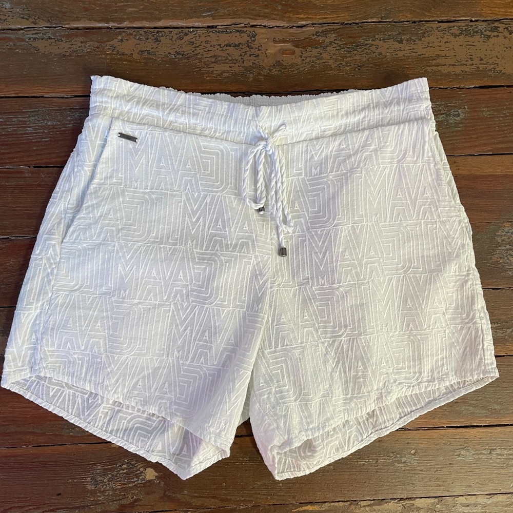 Maaji Tammy White Embroidery Beach Shorts Pull On Drawstring Pockets - Sz L 💚🎀